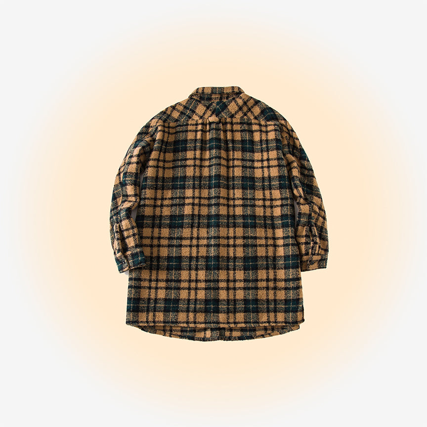 Oversized Wool Flannel shirt with plaid pattern.